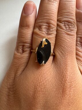 Vintage 70s Avon Night Flower Onyx Gold Ring Approx Size 8
